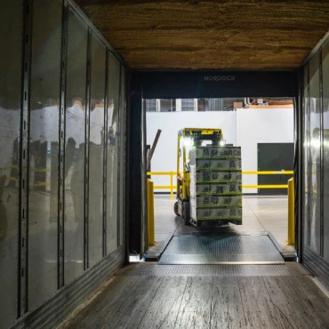 logistics-forklift