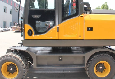 mini wheeled digger