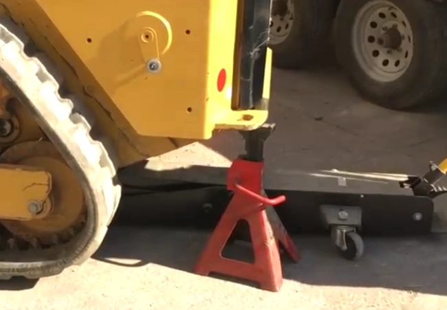 How Tight Should Excavator Tracks Be 2 how to check track tension on excavator